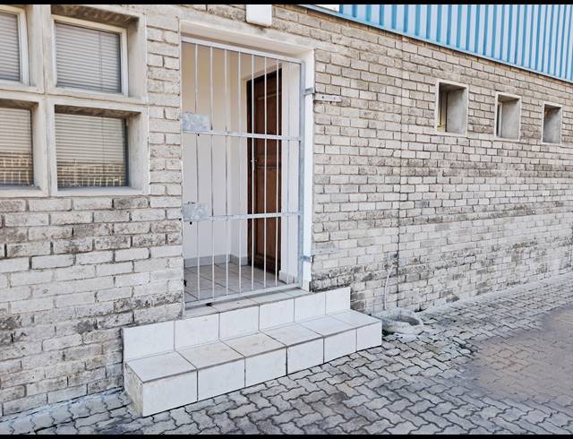 244M² WAREHOUSE RENTED IN WESTERING
